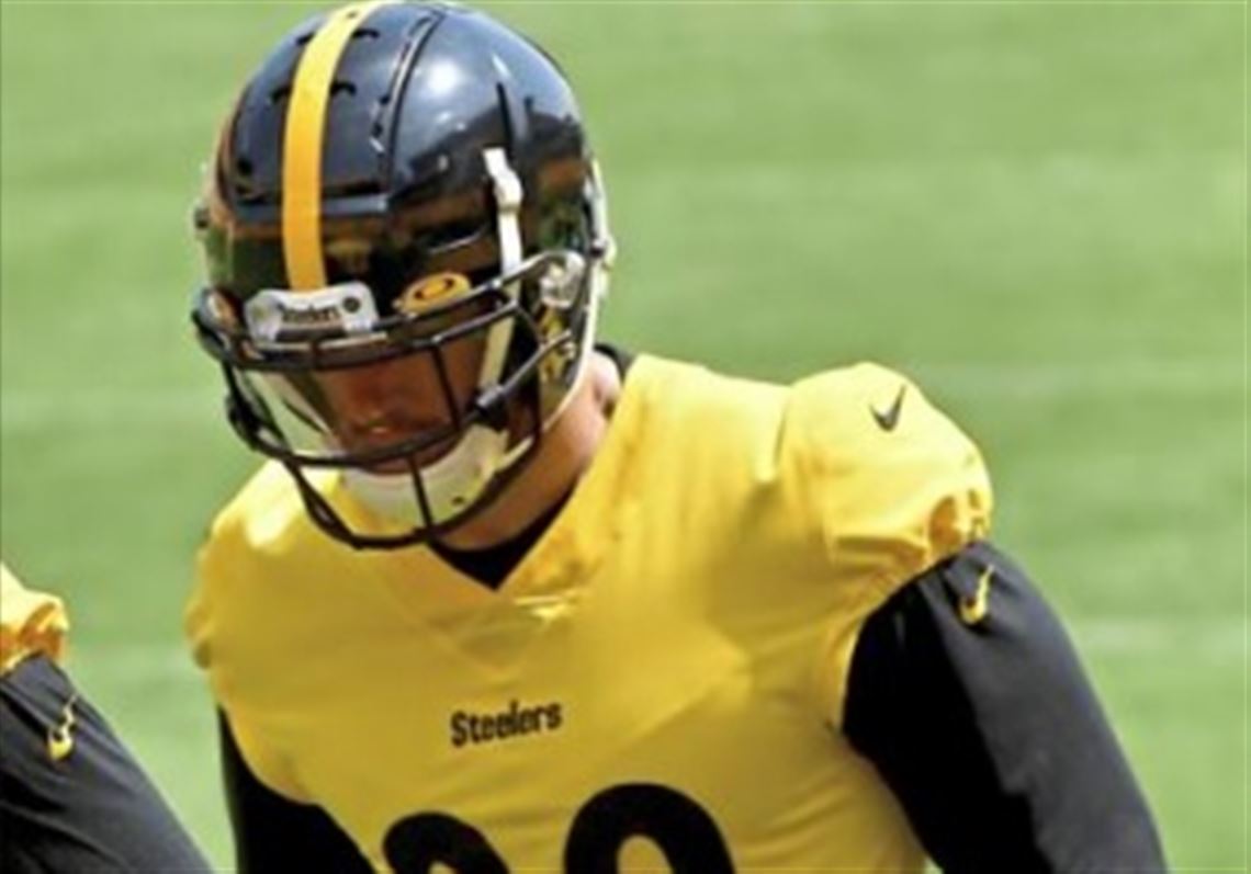 Are the Steelers hinting at bringing the yellow helmet back