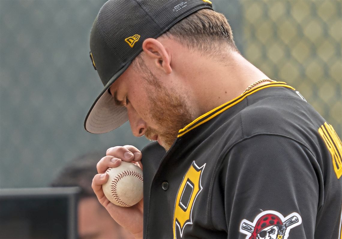Oneil Cruz returns to Pirates clubhouse, begins rehab on fractured
