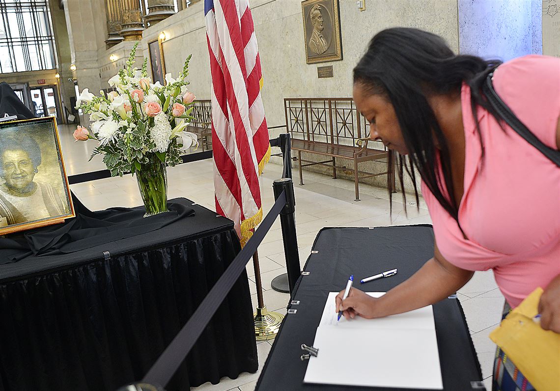 Funeral today for former Mayor Sophie Masloff; scores pay tribute at ...
