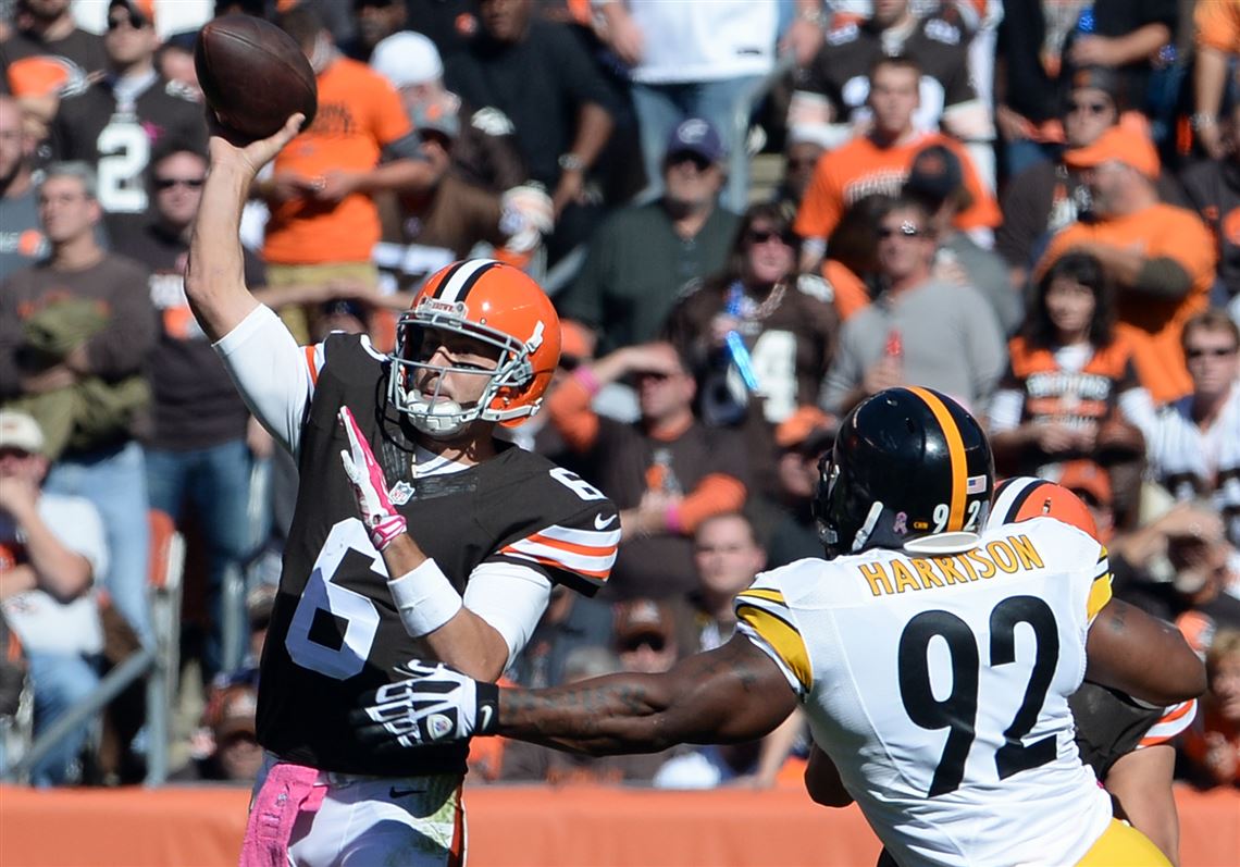 Pittsburgh Steelers outside linebacker James Harrison (92) tosses