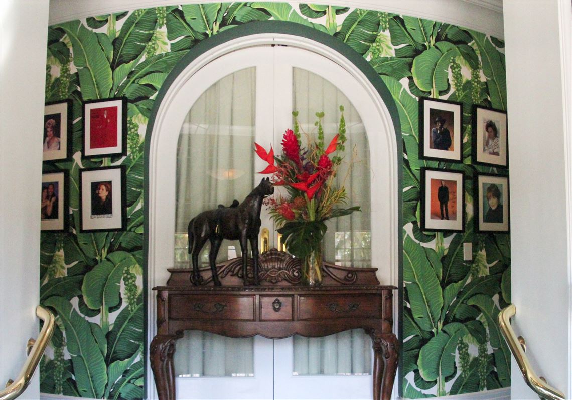 Cote D'Azure Brazilliance Banana Leaves & Grapes Green Wallpaper | Jungle  wallpaper, Martinique wallpaper, Banana leaf