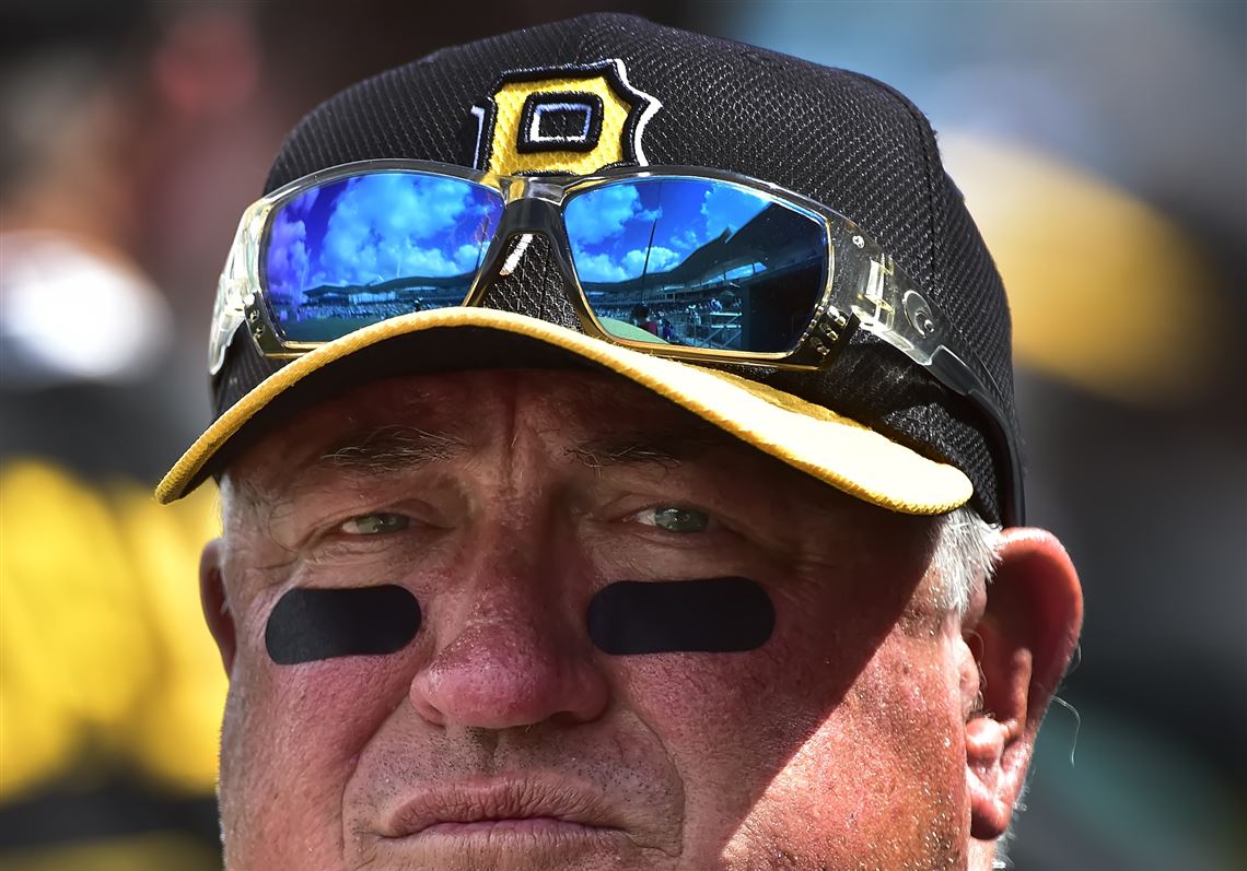 Van Slyke wants Pirates to do everything they can to win