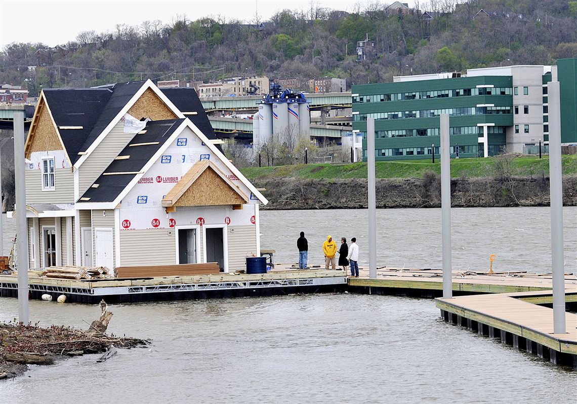 House floating on Allegheny, Monongahela rivers draws attention
