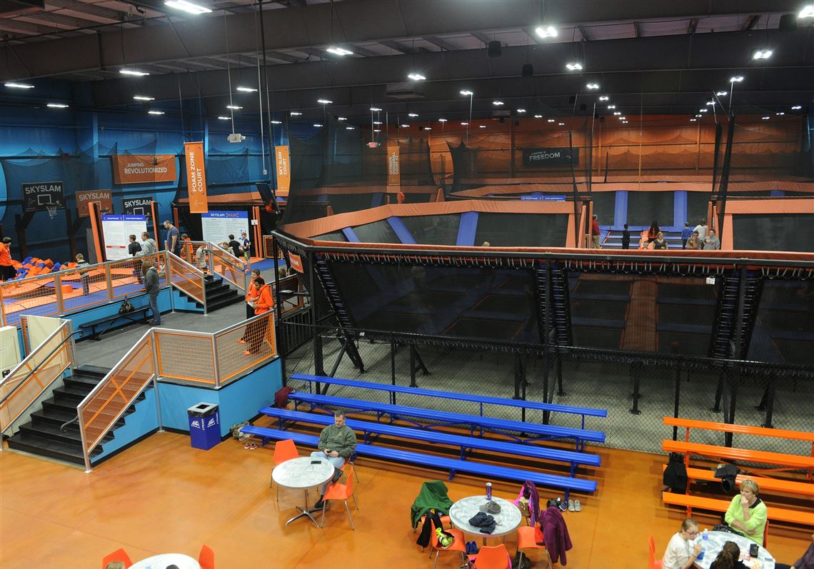 análisis Criticar conversión Flipping and flopping: the rise of indoor trampoline parks | Pittsburgh  Post-Gazette