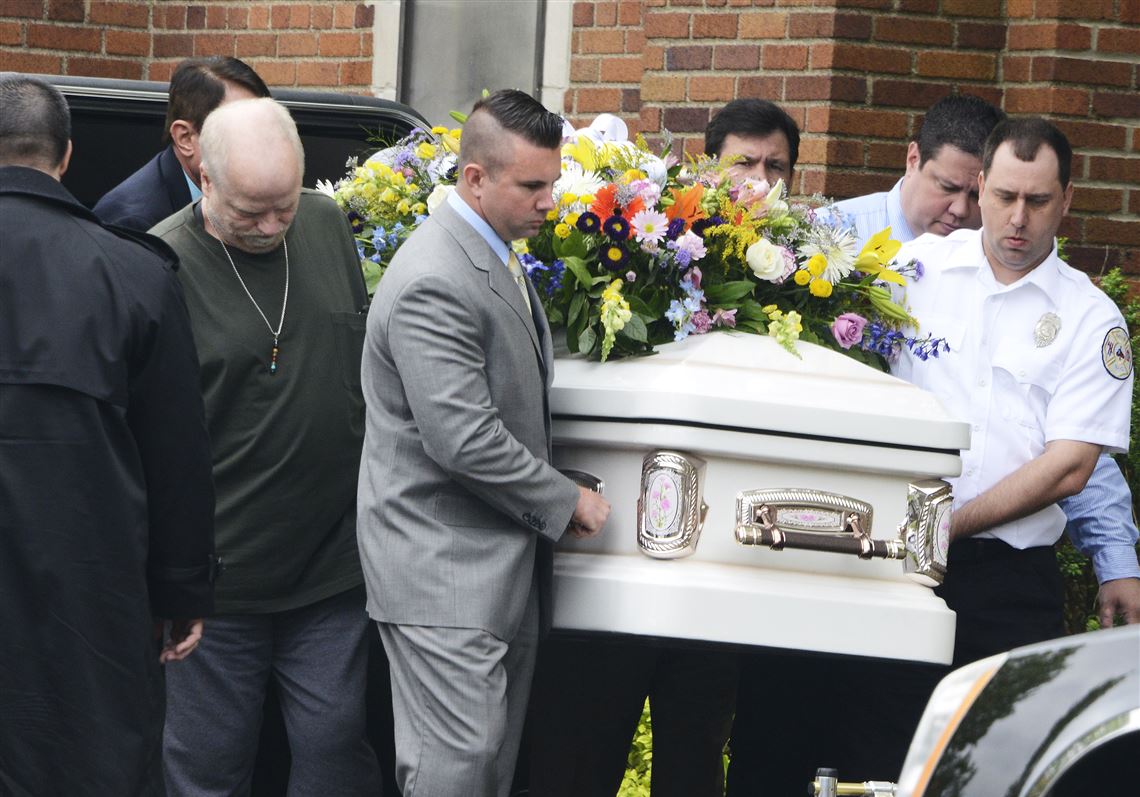 Bellevue family interred following funeral service led by family member