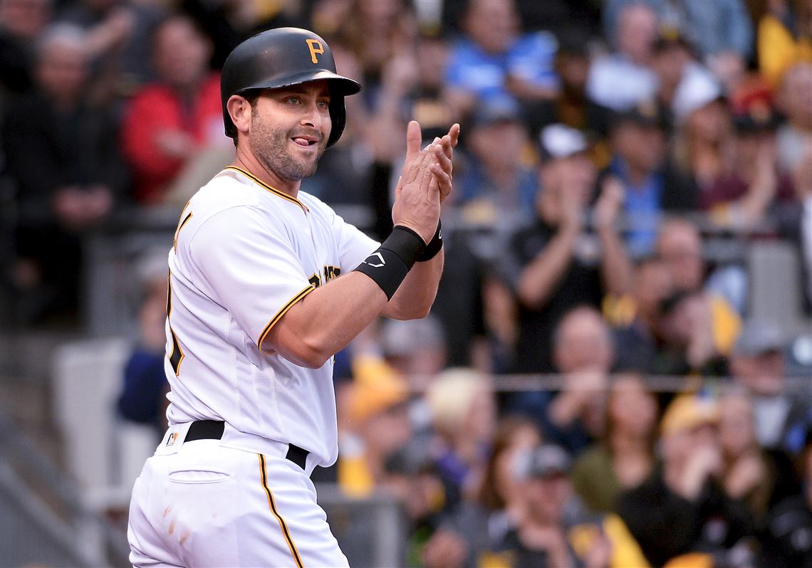 Pirates ride seven-run first inning, season-high 21 hits to 12-9 win ...