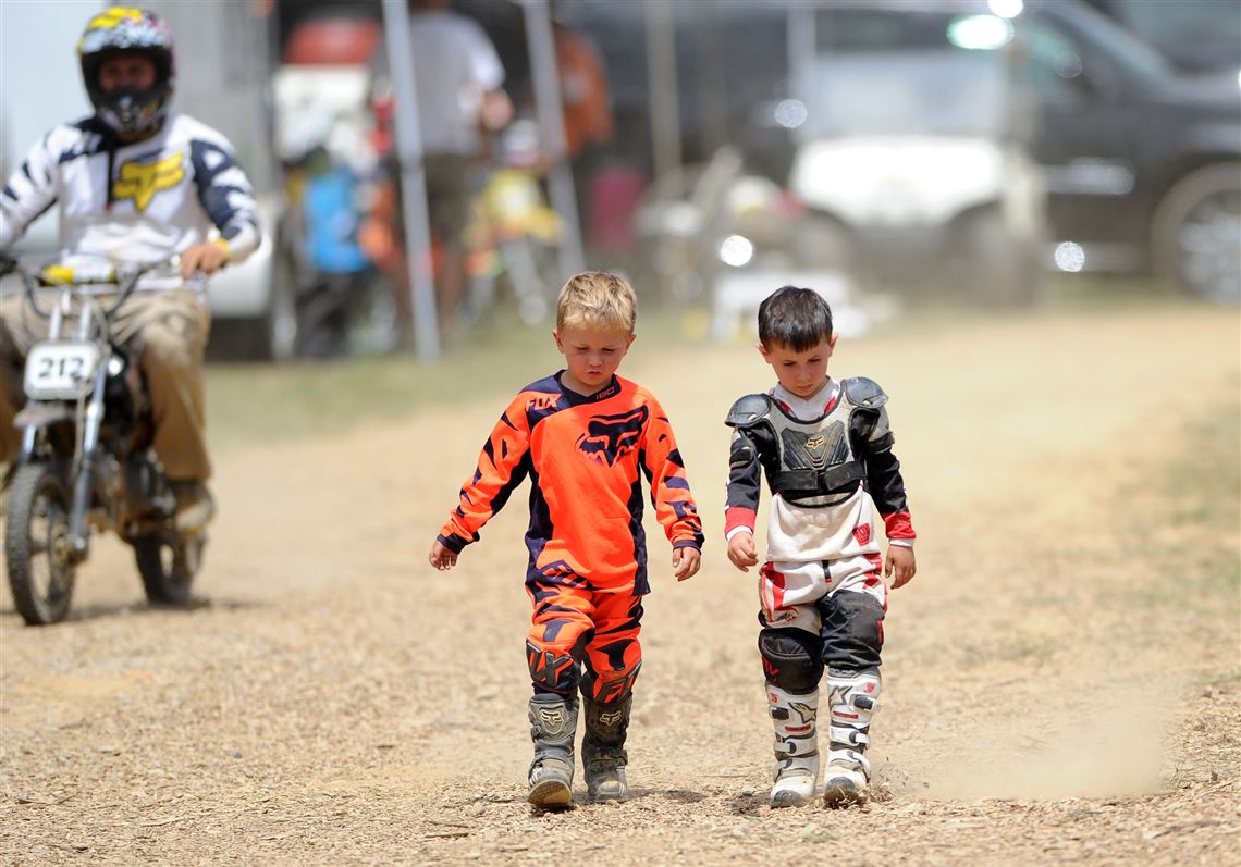 5-year-old from Edinburg races motocross while battling leukemia | Pittsburgh Post-Gazette