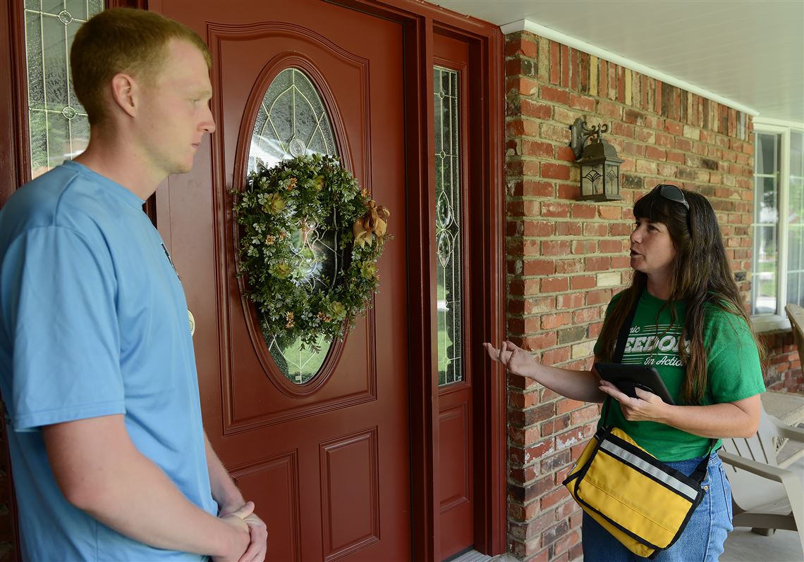 Campaigner uses mix of shoe leather and technology Pittsburgh