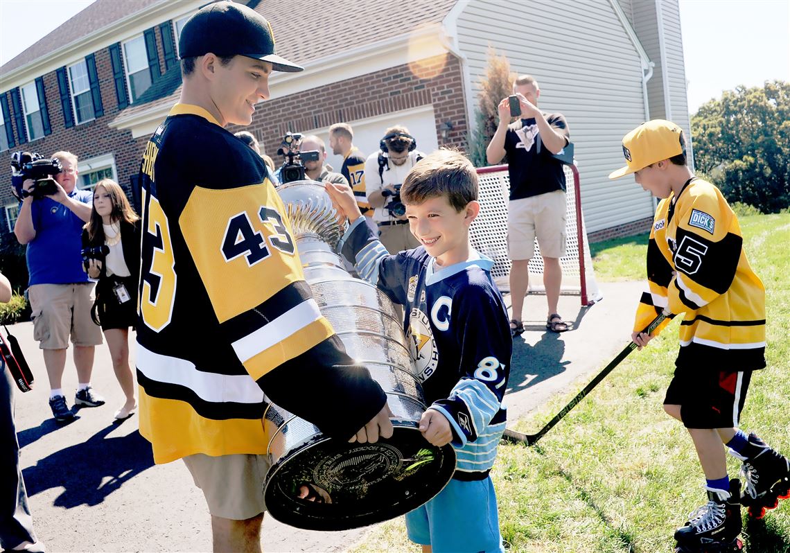 St. Paul school kids get a surprise visit from the Stanley Cup