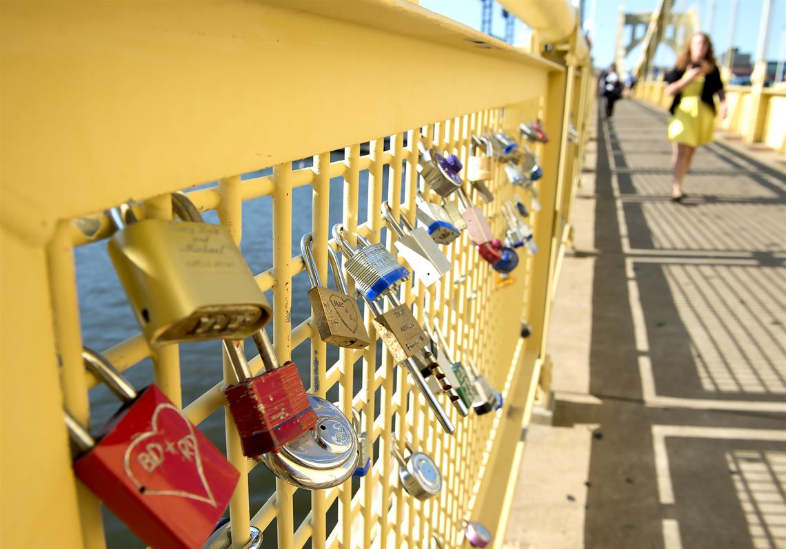 Those 'Love Lock' Bridges! (Funny Video)