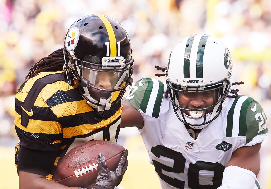 Pittsburgh Steelers wide receiver Markus Wheaton (11) takes his