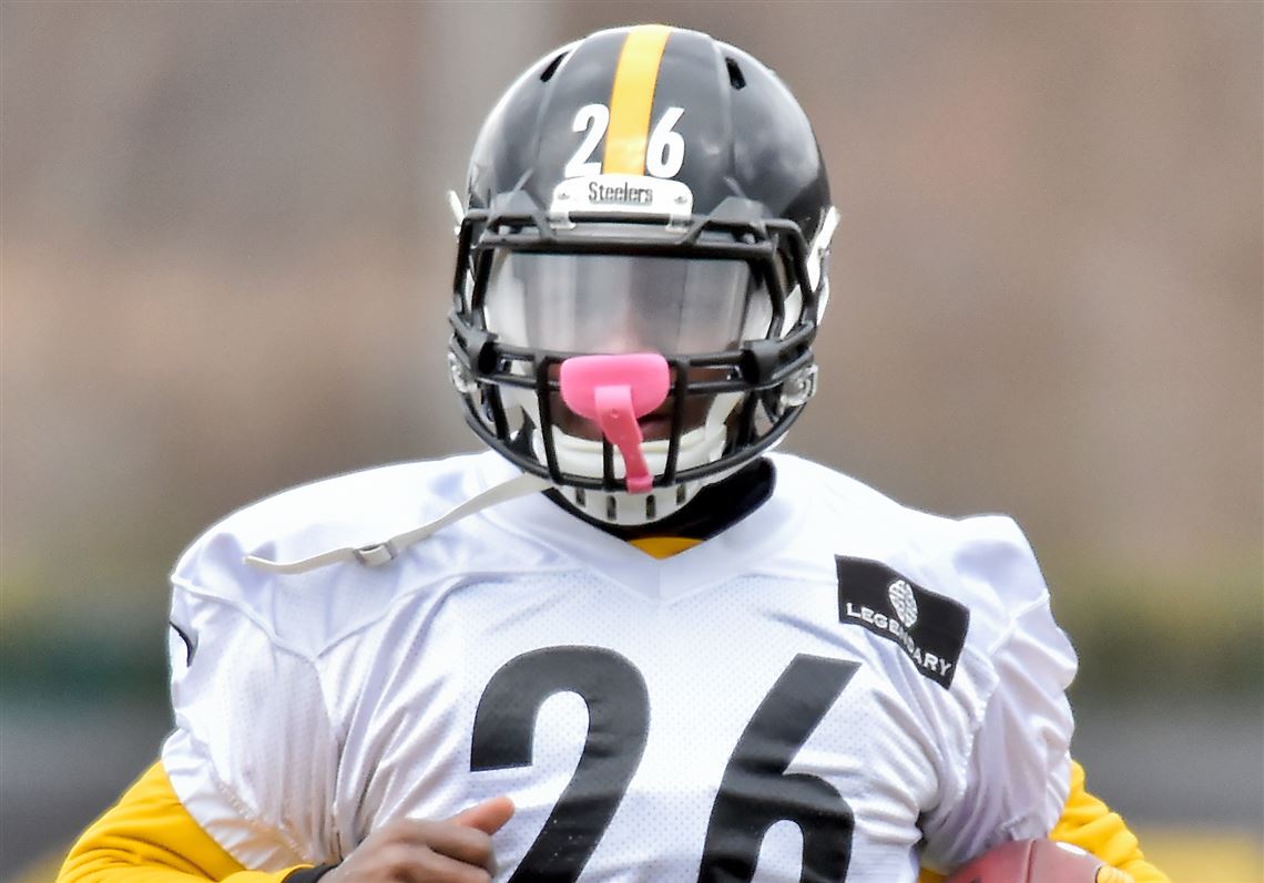 Steelers holdout Le'Veon Bell hints at Sept. 1 return in Tweet