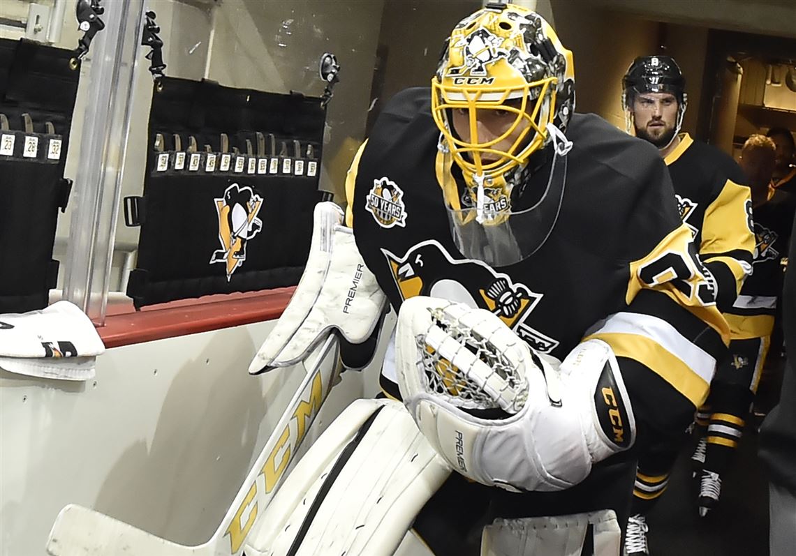Fleury gets standing ovation in return to Pittsburgh