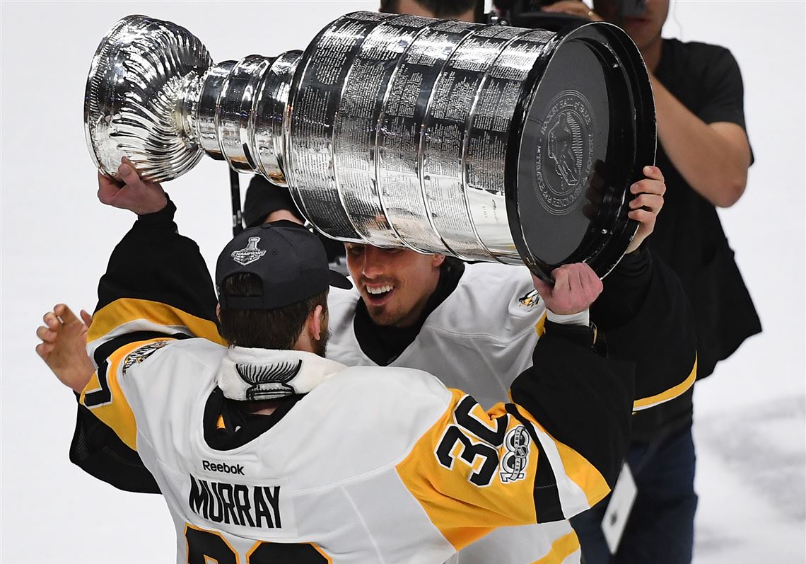 Marc-Andre Fleury ends his Penguins career as a cherished mentor to Matt  Murray 