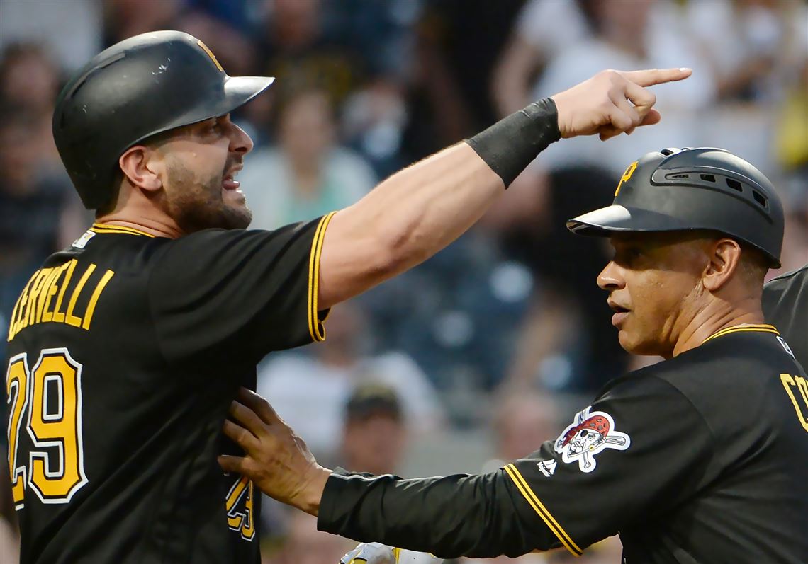 Pirates mailbag: What to do with Francisco Cervelli?