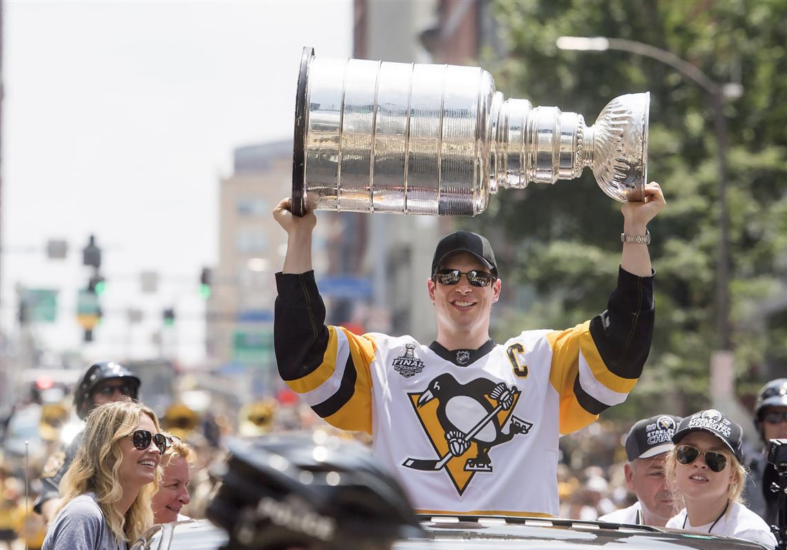 Stanley Cup champion Pittsburgh Penguins visit Trump at White