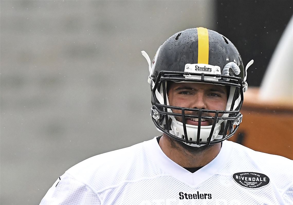 Pittsburgh Steeler and former Army Ranger Alejandro Villanueva