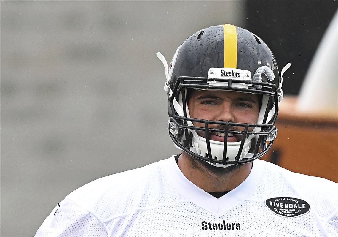 Alejandro Villanueva Restructures Contract As Nfl Free