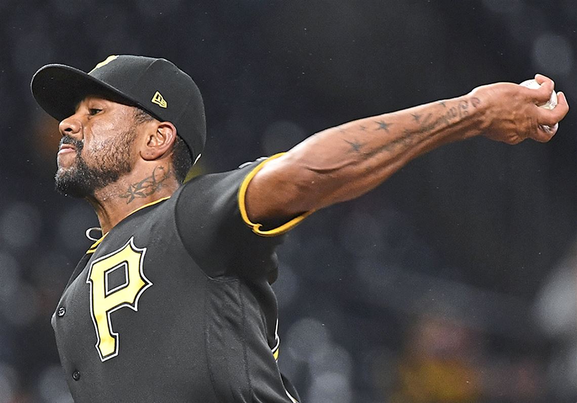 Pirates sign Felipe Rivero to 4-year deal