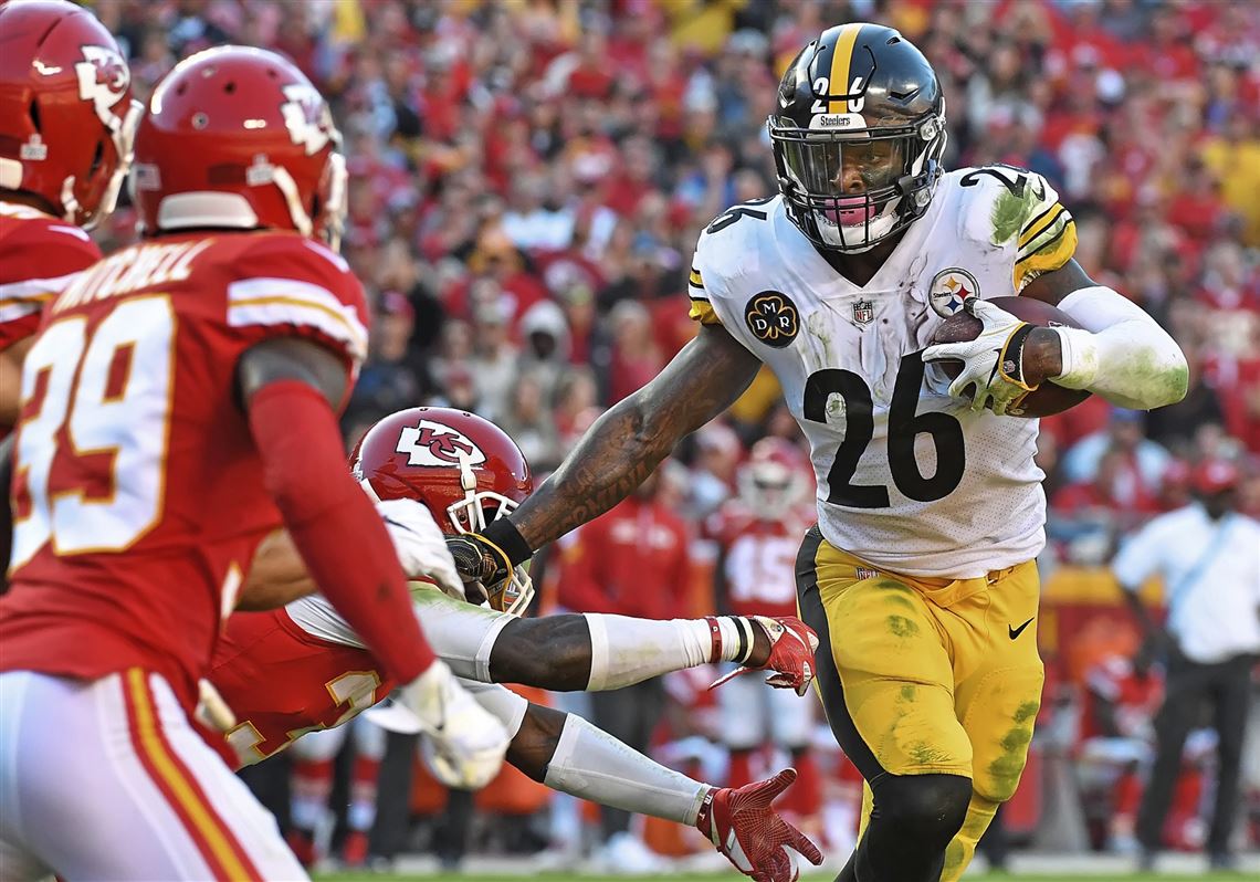 Pittsburgh Steelers' Le'Veon Bell hints at date of return on Twitter