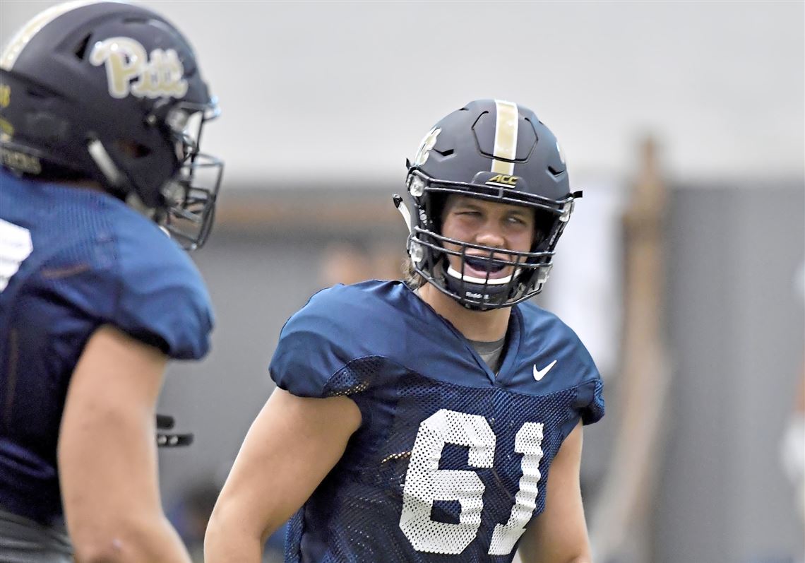 Is Pitt long-snapper Cal Adomitis insane for covering a punt without a  helmet?