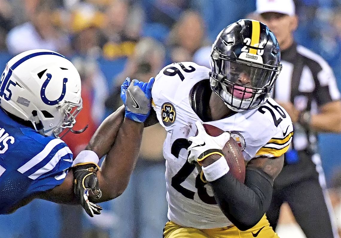 Le'Veon Bell didn't report for Steelers training camp 