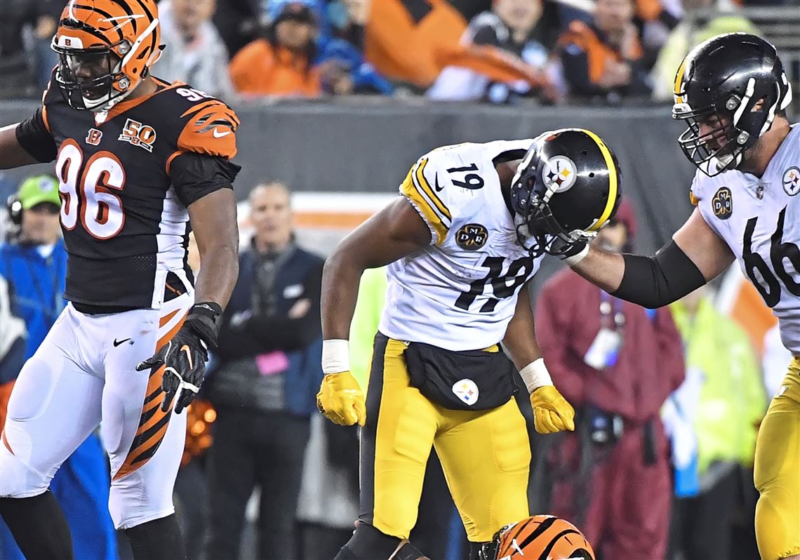 Suspended JuJu Smith-Schuster posts photos of himself watching Steelers  game in helmet