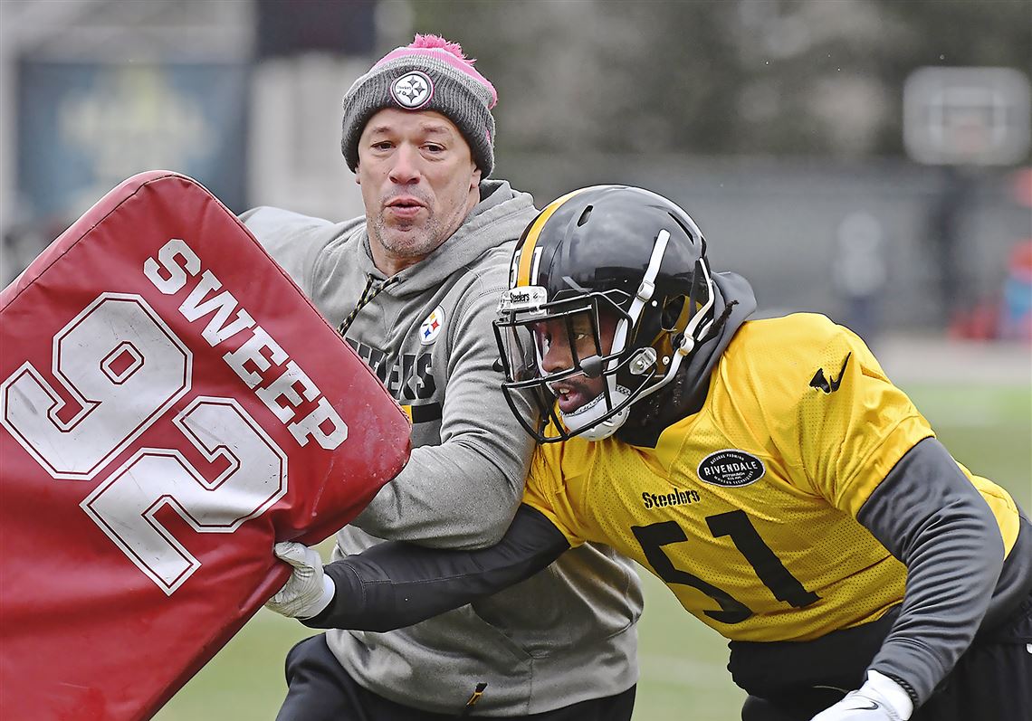 Vince Williams wears Ryan Shazier's jersey in practice