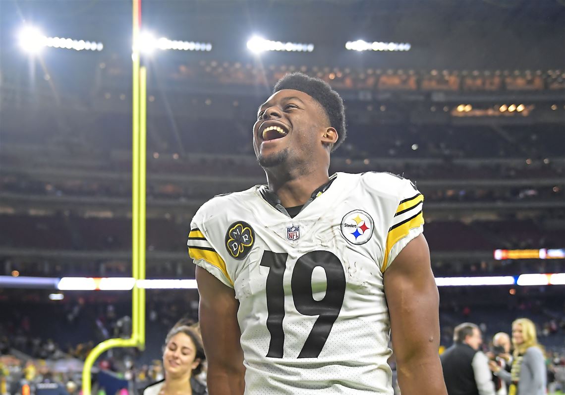 Nov 16th, 2017: Steelers JuJu Smith-Schuster #19, and Steelers