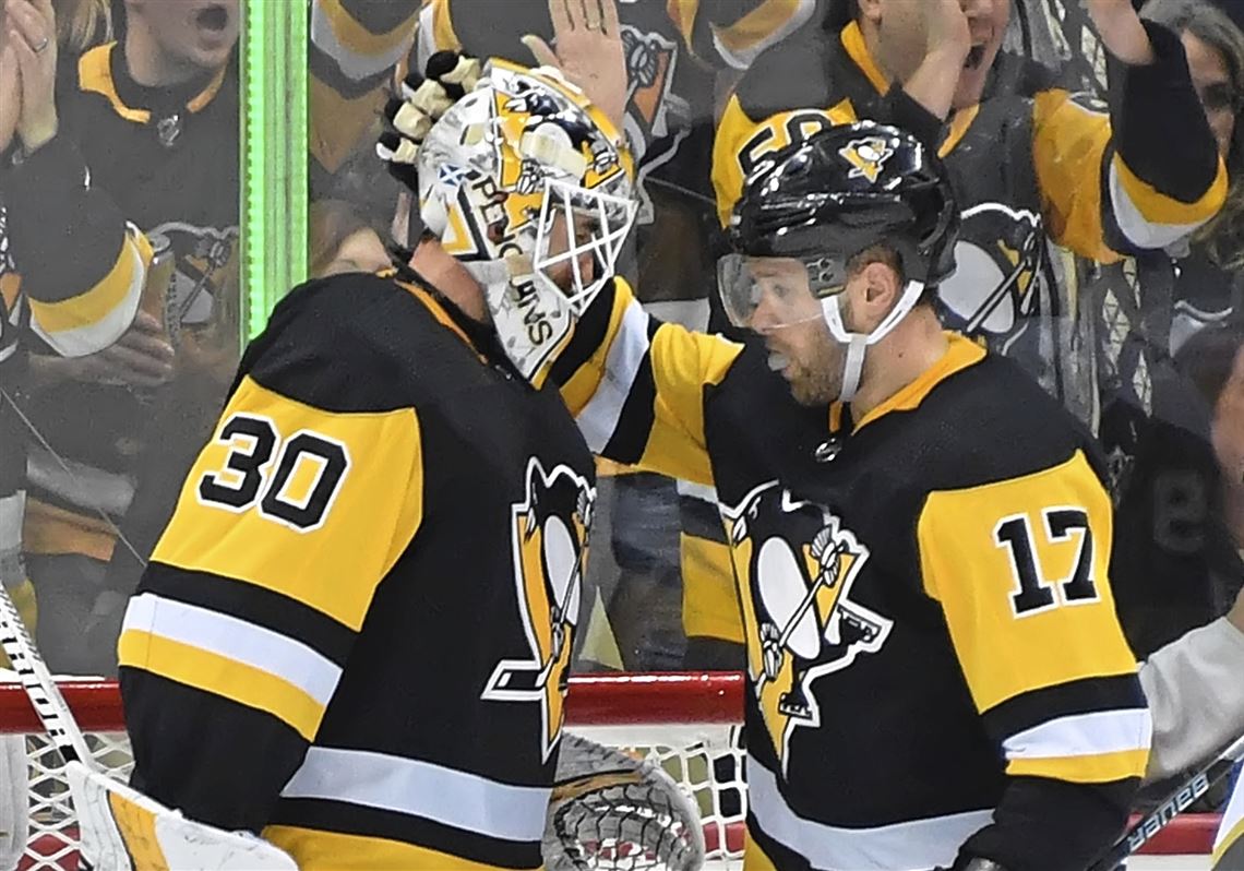 Penguins rookie goaltender Murray has Rangers on brink