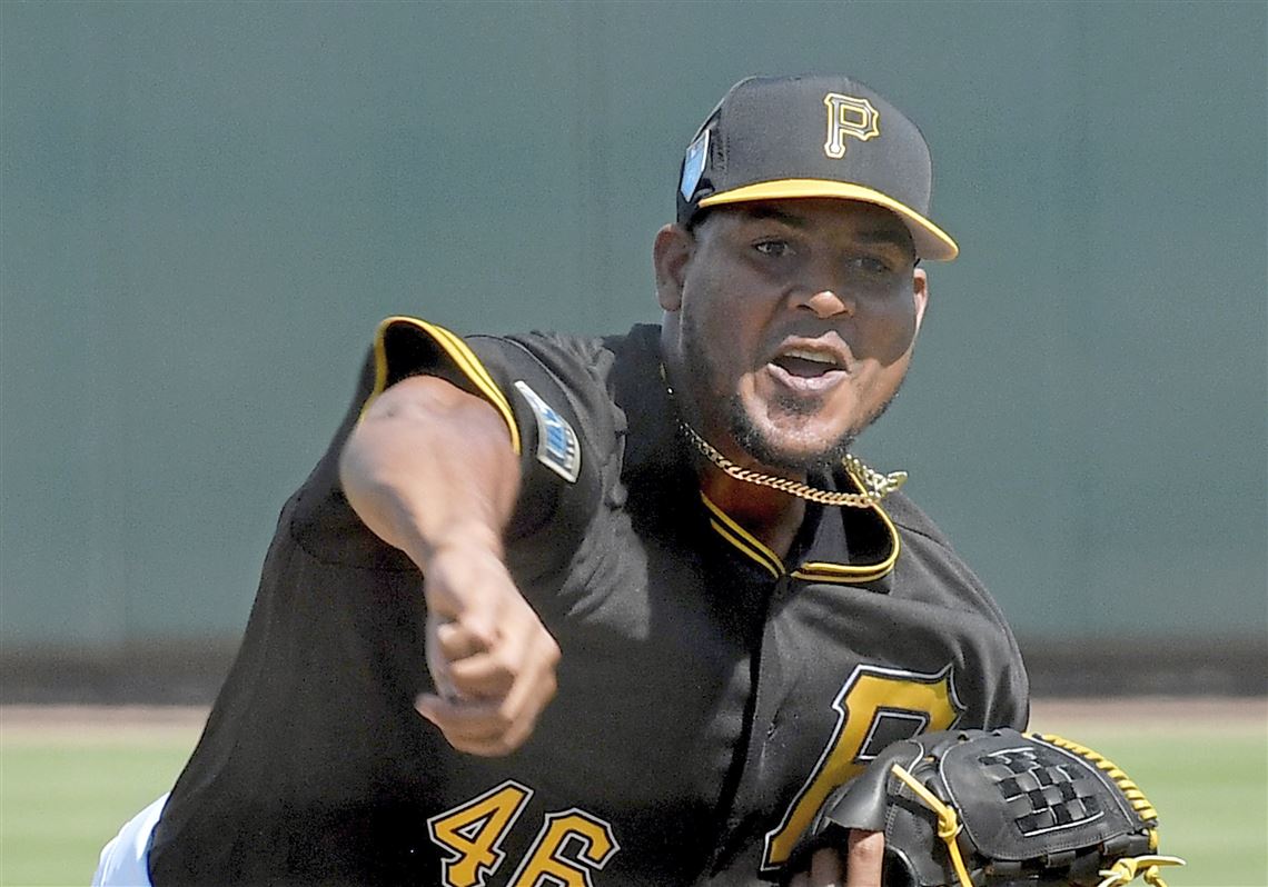 Pirates sign Ivan Nova to 3-year deal