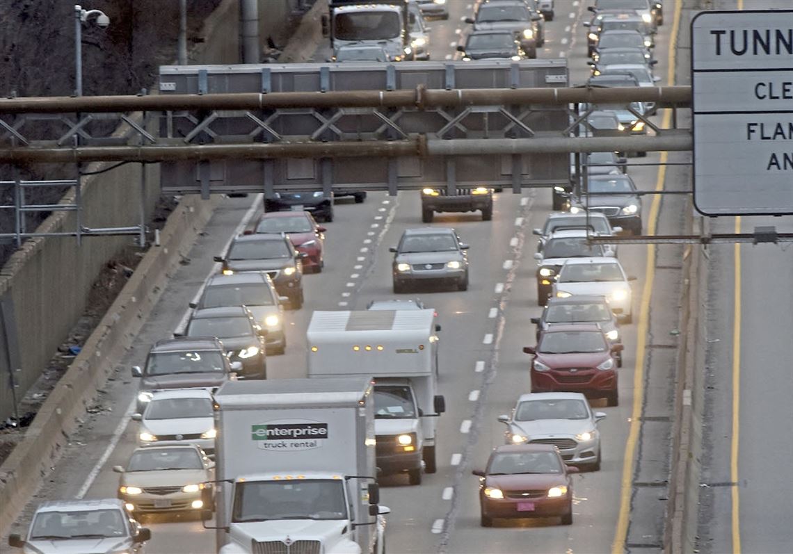 Weekend roadwork continues in the Pittsburgh area despite winter weather