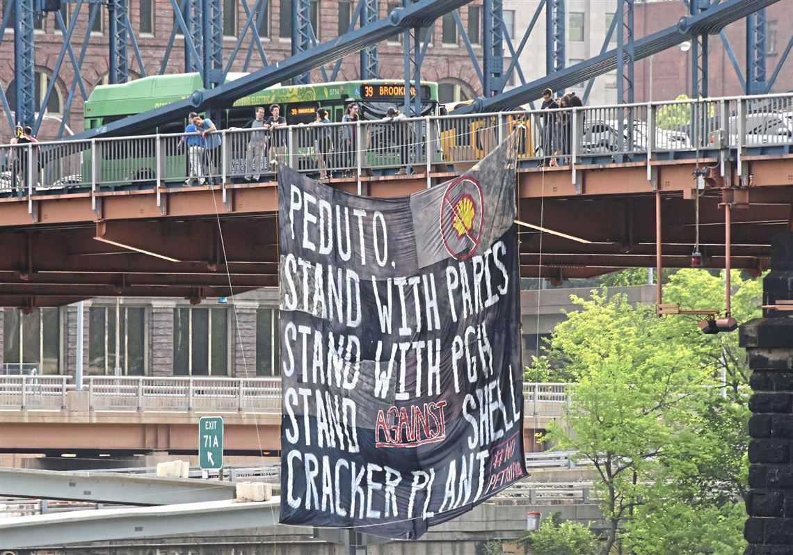 Protesters want Pittsburgh�s mayor to take a stand against