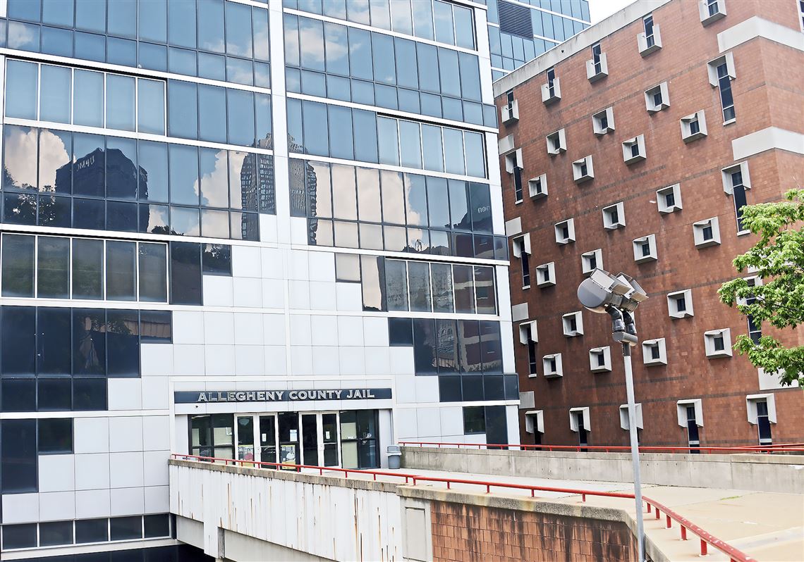 Jail in­mate dies af­ter hav­ing trou­ble breath­ing