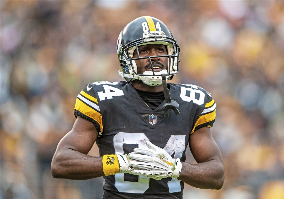 Steelers WR Antonio Brown ready with his No. 84 'Browns' jerseys