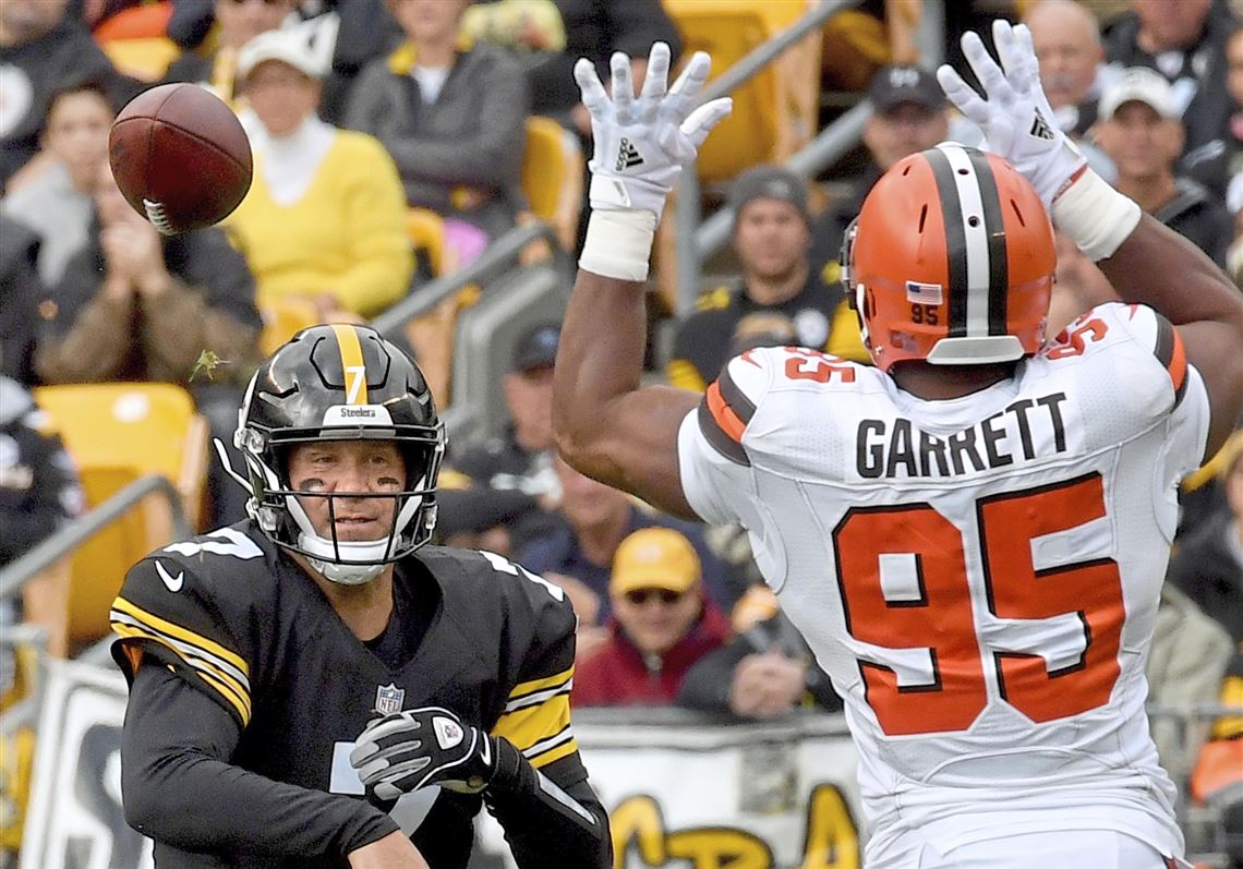 Former Steelers' Pro Bowl lineman Alejandro Villanueva retires from the NFL