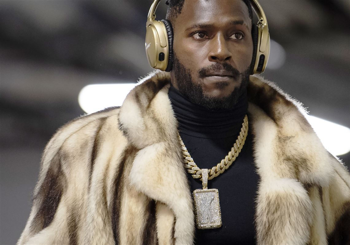 Antonio Brown signs with Patriots hours after being released by