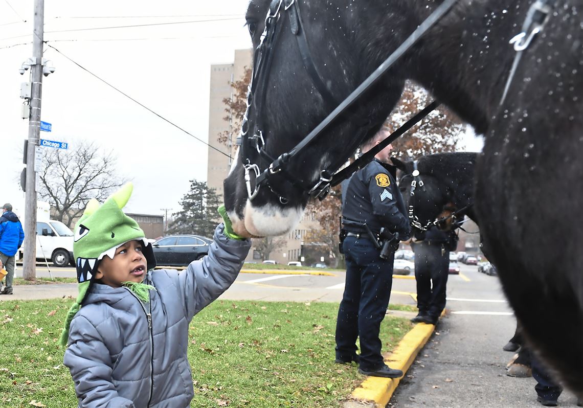 Northview Heights public safety center opens, staffed by Pittsburgh police