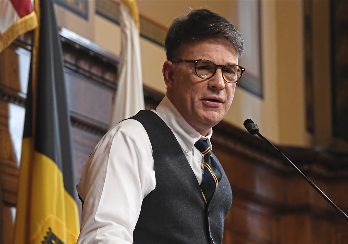 Parking, guns issues as two try to topple City Council president