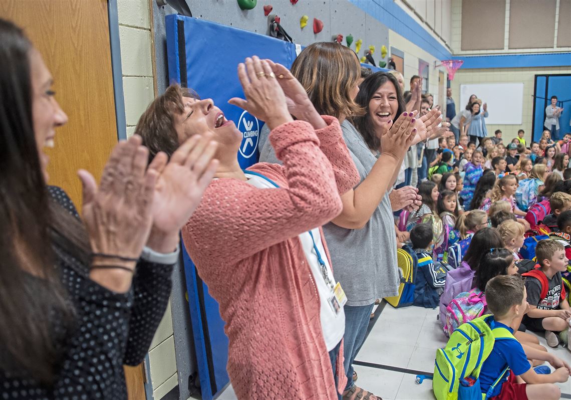 Las Vegas Raiders surprise elementary school principal with Super