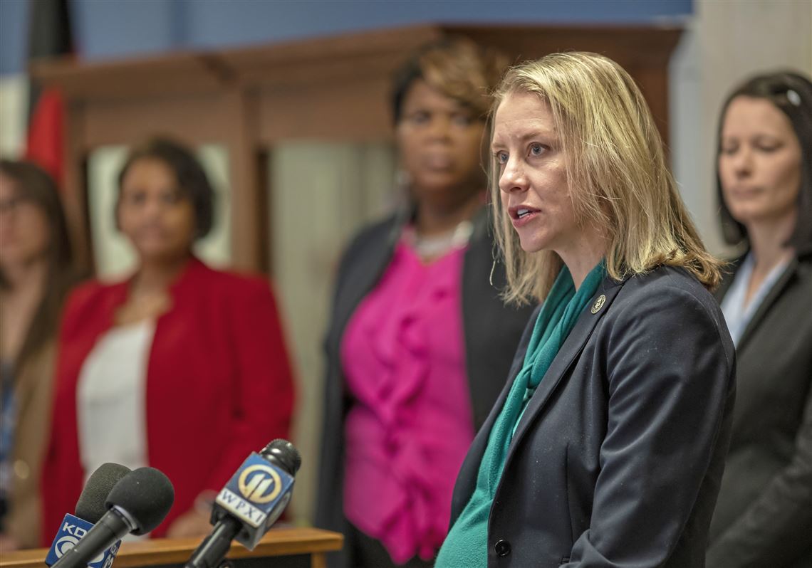 Proposal: Elevate city protections for pregnant workers, partners