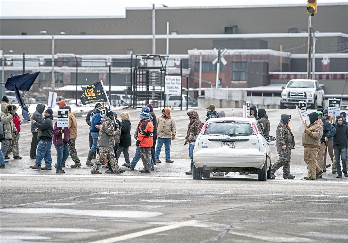 On The Picket Line In Erie Long Simmering Issues Reach Boiling People Block A Car From Entering The Ge Transportation Plant While Holding Picket Line