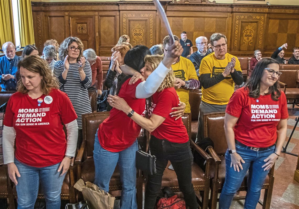 Pittsburgh approves gun-control bills; opponents threaten suit against city