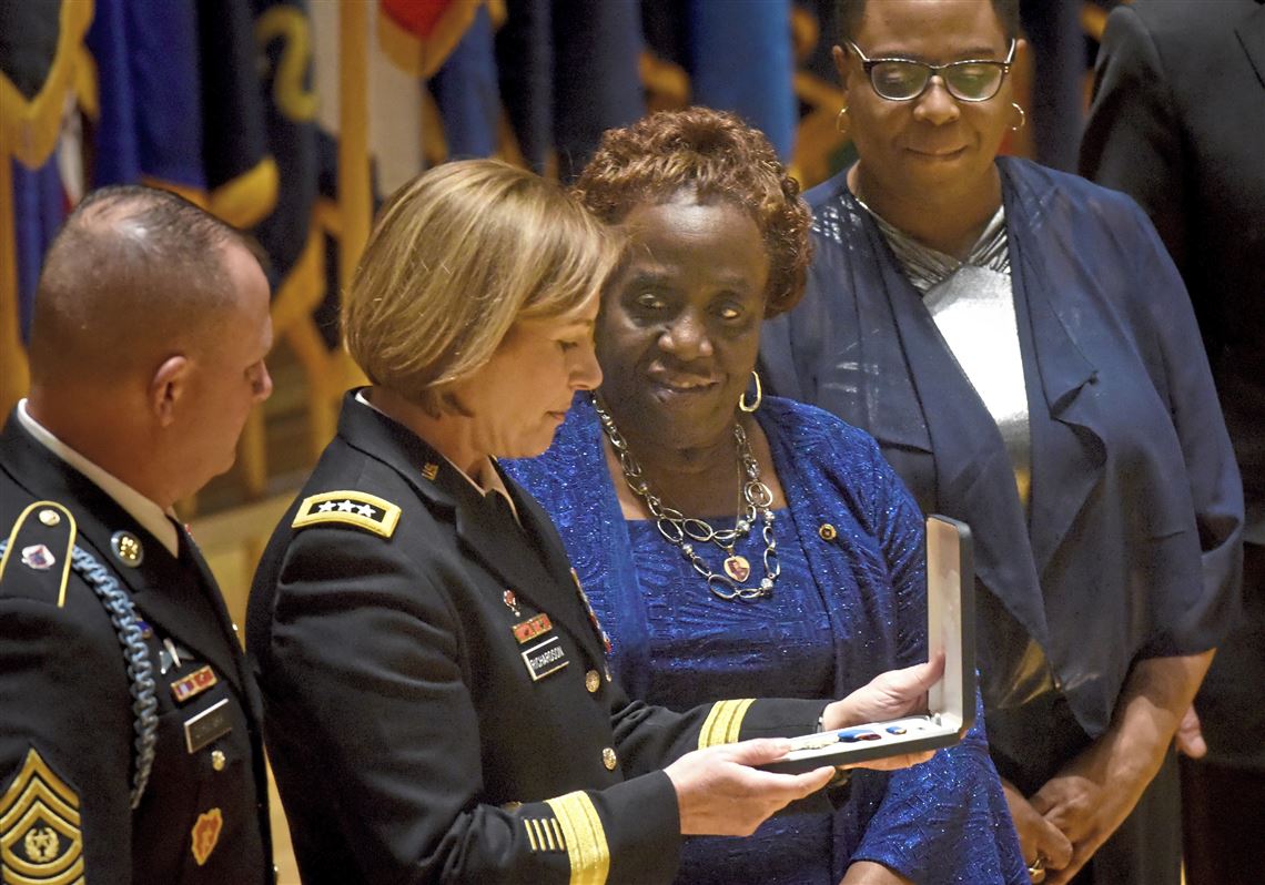 U.S. army Sgt. from Pa. receives nation's second highest honor for valor at veteran museum in Oakland