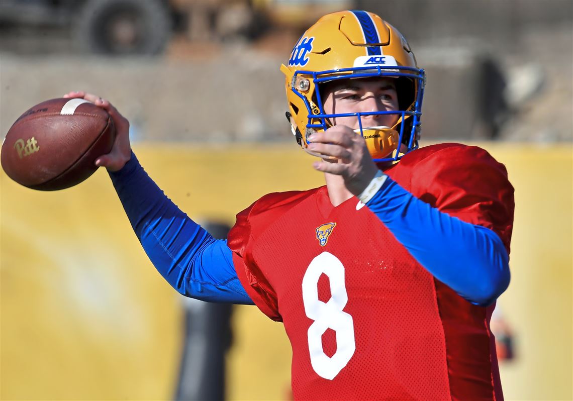 Pitt Qb Kenny Pickett Bonds With Peyton Manning At Offseason