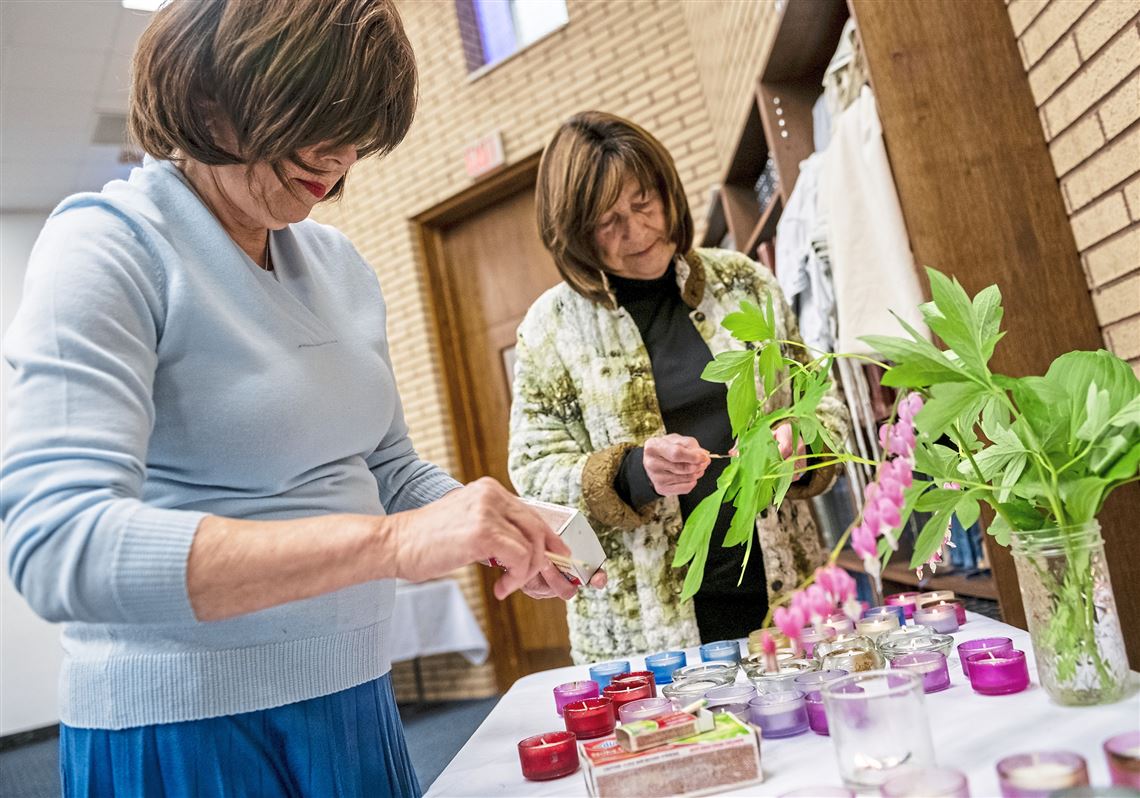 At Chabad center in Squirrel Hill, grief but resilience after Calif. shootings