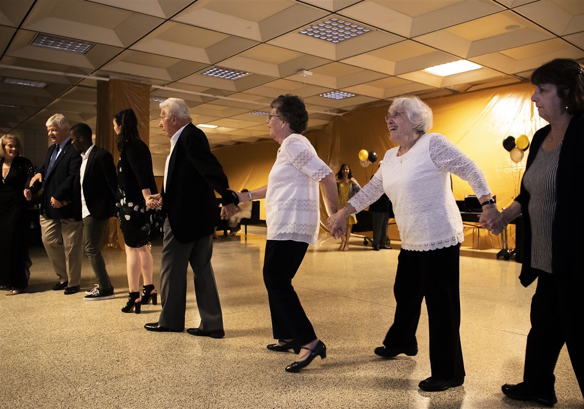 Conor Sen: Old people are sustaining the economy