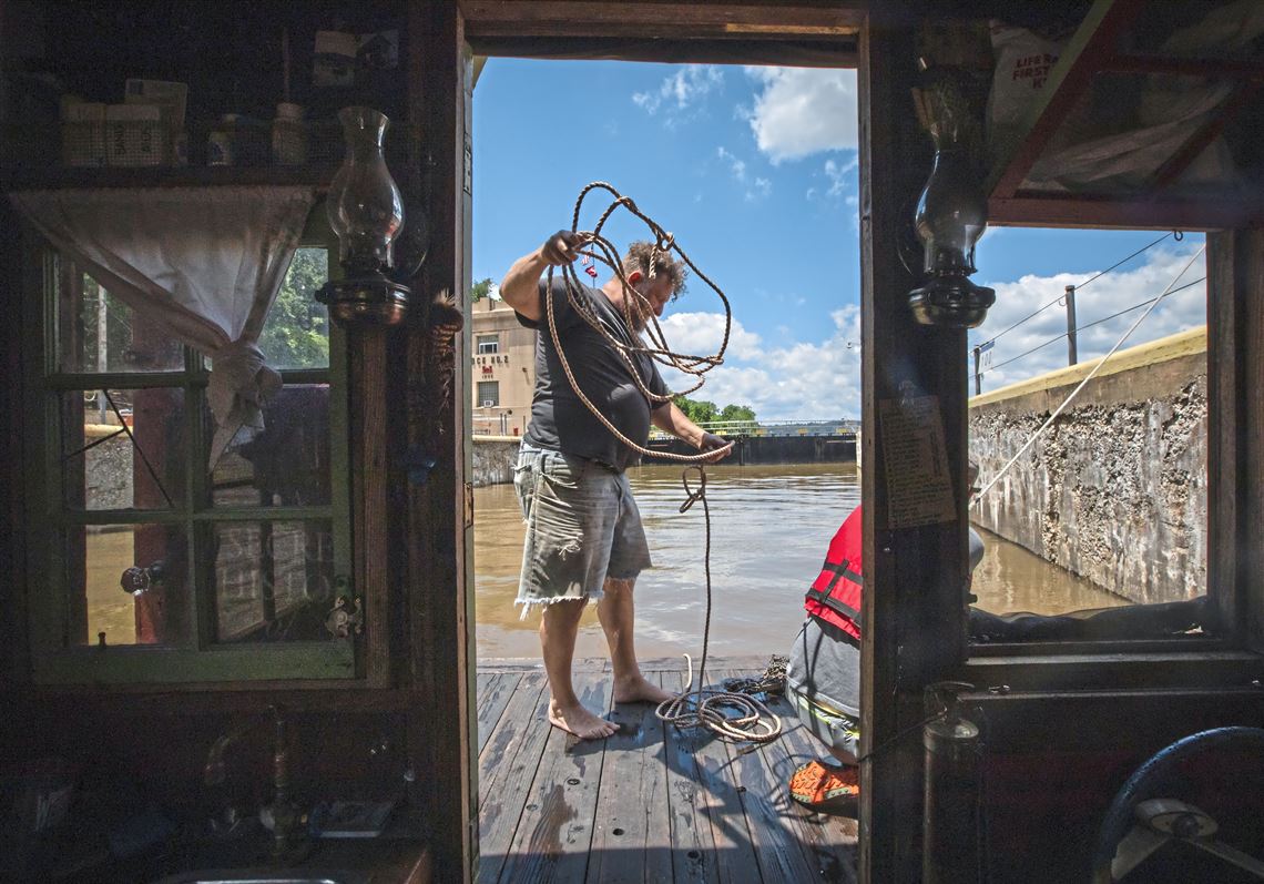 Collecting, making history on the Ohio River