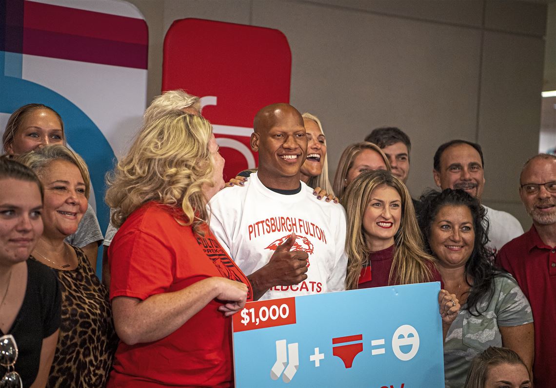 JC Penney, Shazier surprise teachers from Pittsburgh's Fulton Elementary