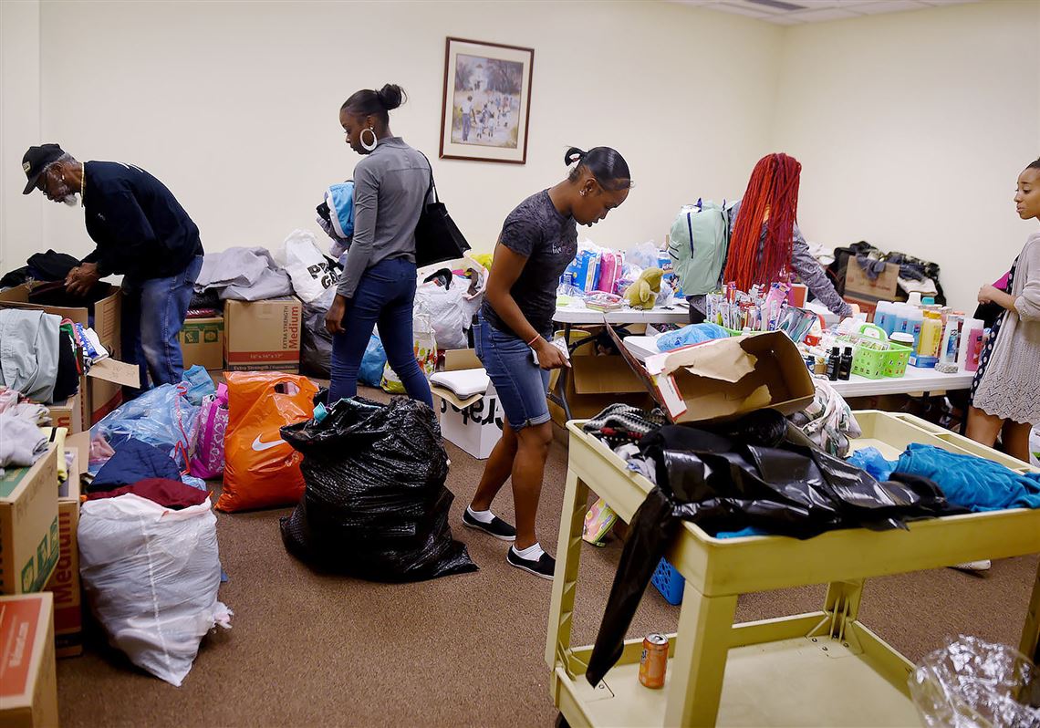 'Keeping the faith': Residents turn out to help Pittsburgh fire victims in need